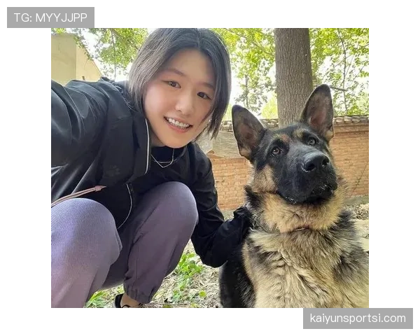 叶诗文训练完直接拎爱马仕去吃火锅？