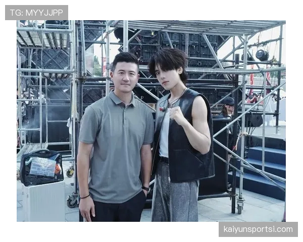 如果蔡赟出现在豪宅派对，拖鞋配名表这画面笑死我了