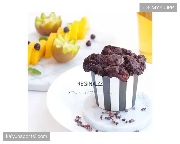 特雷·杨家的冰箱里只放蛋白粉和香槟？